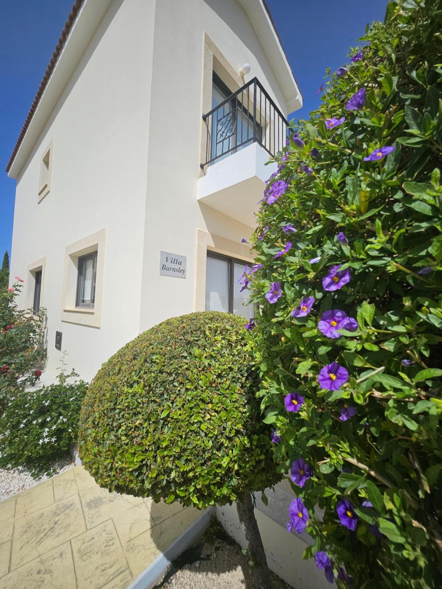 Modern 3 Bedroom Villa, Pool And Close To Golf Course * Pafos